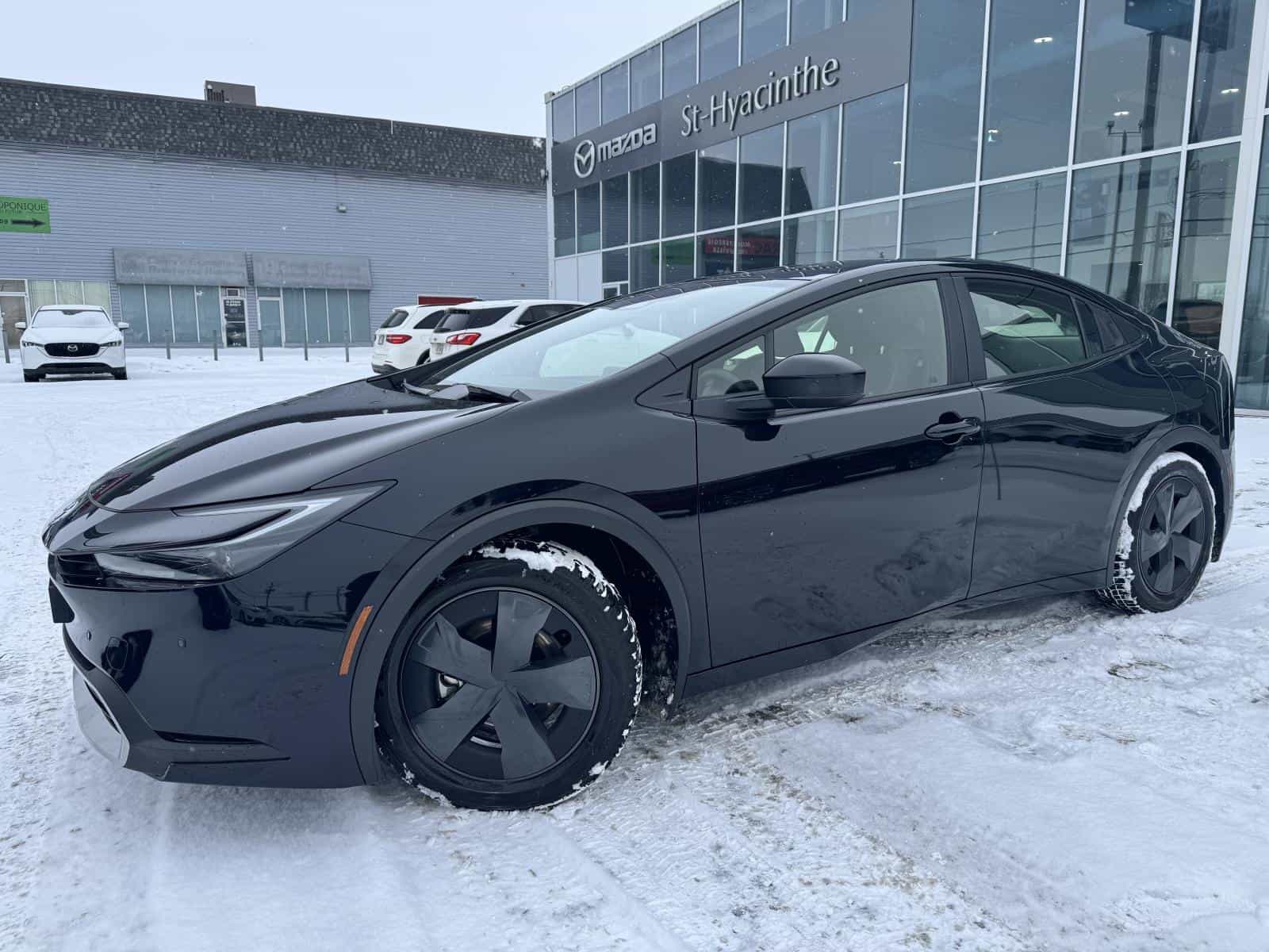 2025 Toyota Prius PHEV SE - Image 2