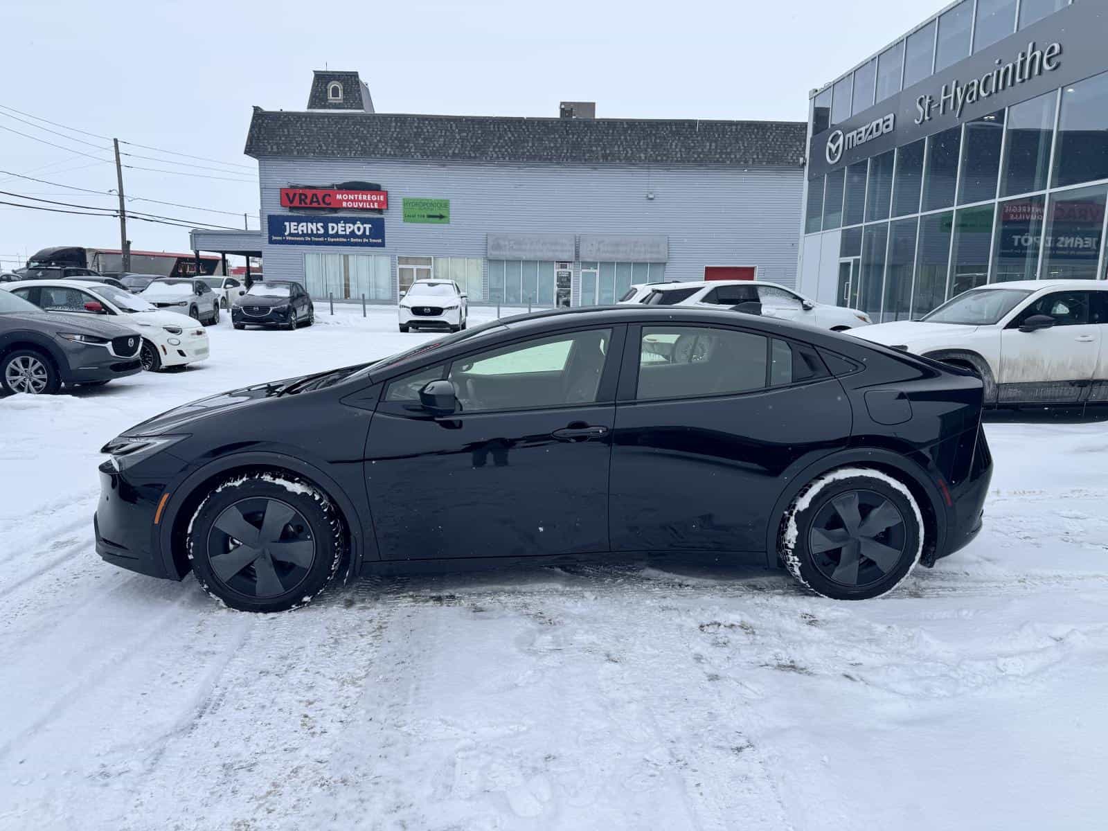 2025 Toyota Prius PHEV SE - Image 3