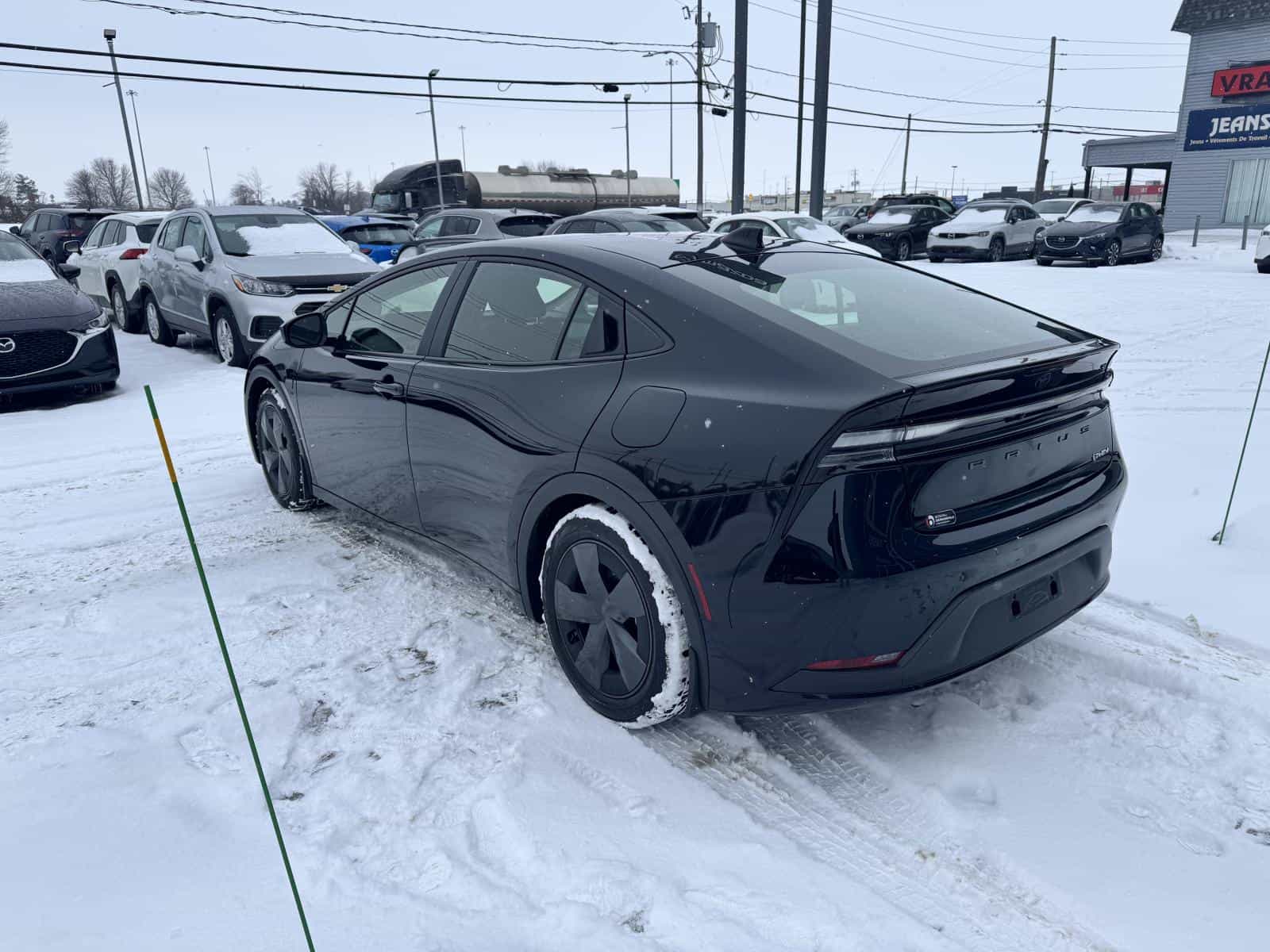 2025 Toyota Prius PHEV SE - Image 4