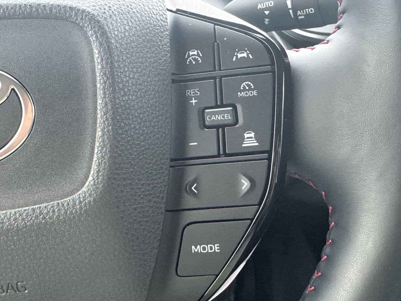 2025 Toyota Prius PHEV SE - Image 16