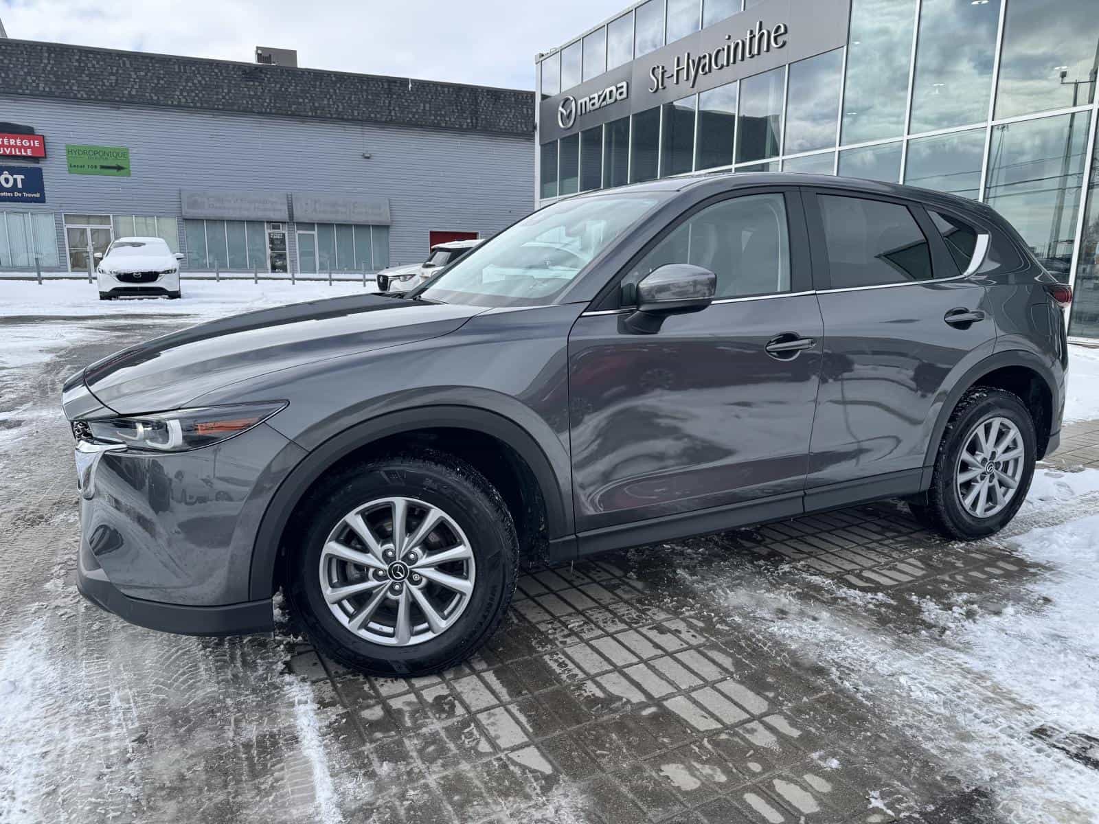2023 Mazda CX-5 GS - Image 3