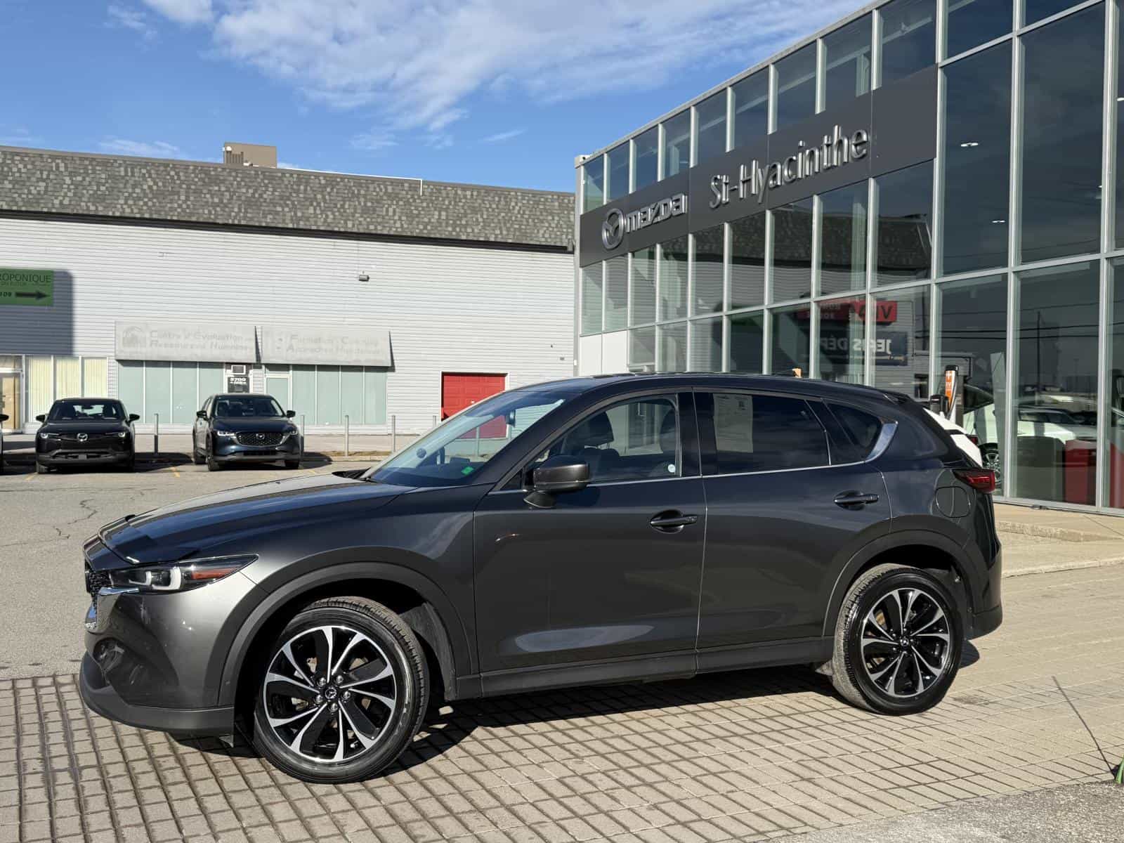 2022 Mazda CX-5 GT - Image 3