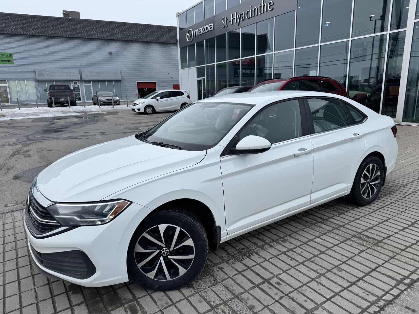 2022 Volkswagen Jetta Trendline - Image 3