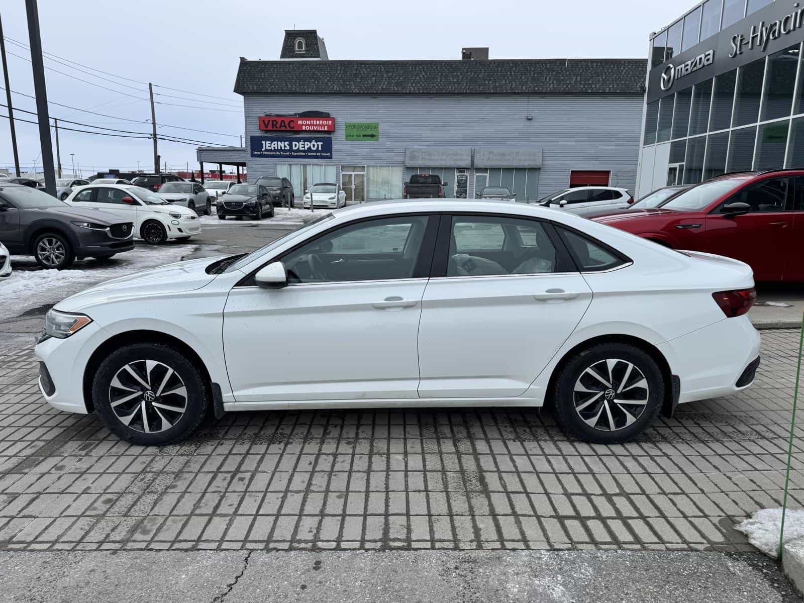 2022 Volkswagen Jetta Trendline - Image 4