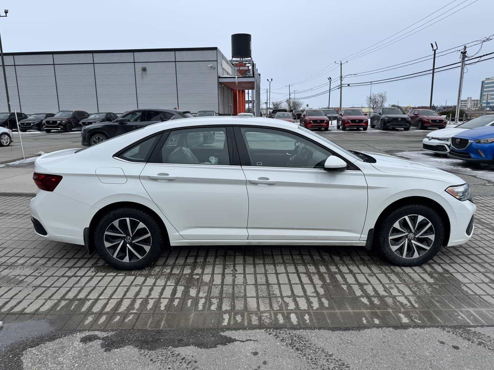 2022 Volkswagen Jetta Trendline - Image 9