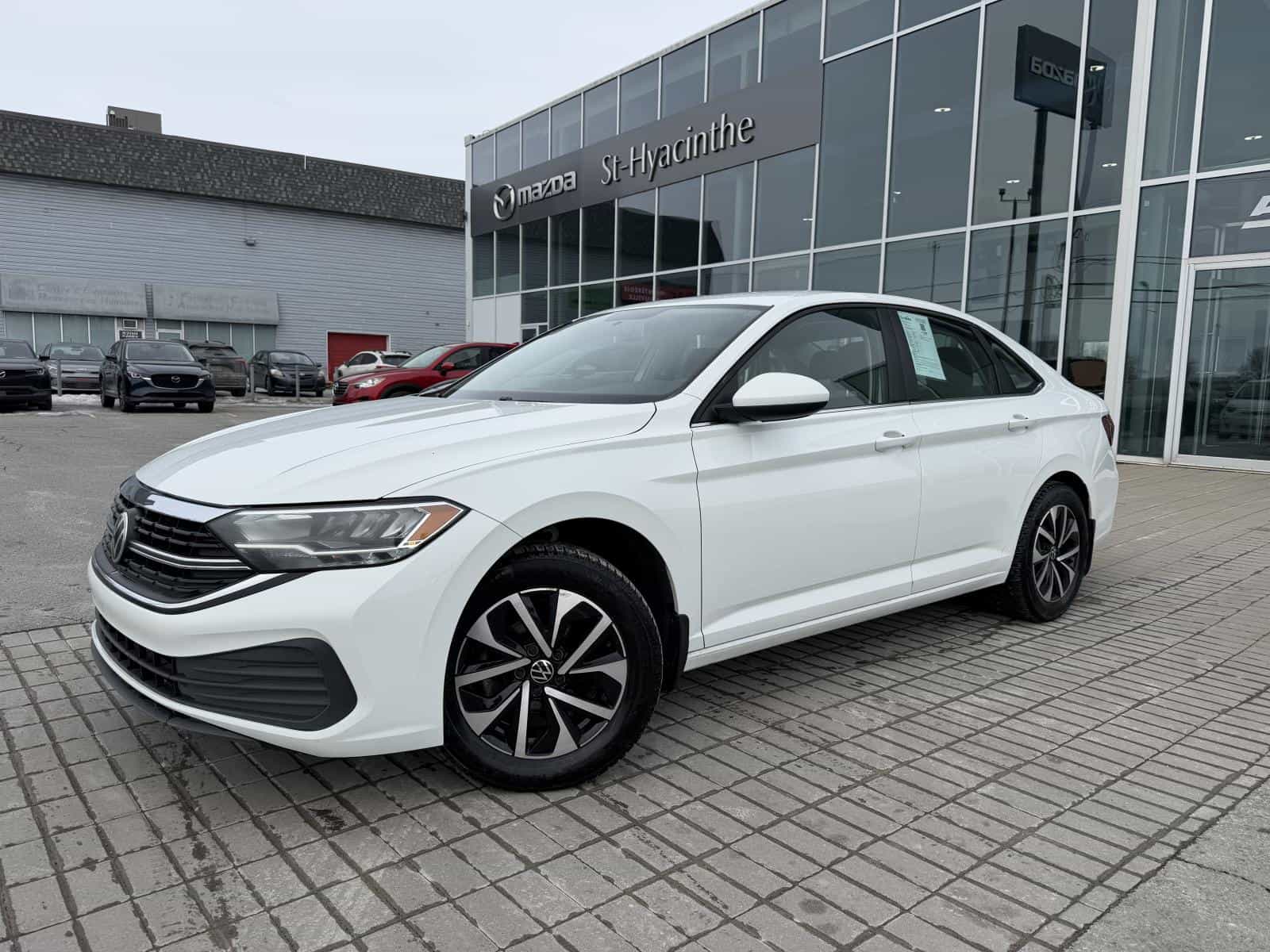 2022 Volkswagen Jetta Trendline - Image 3