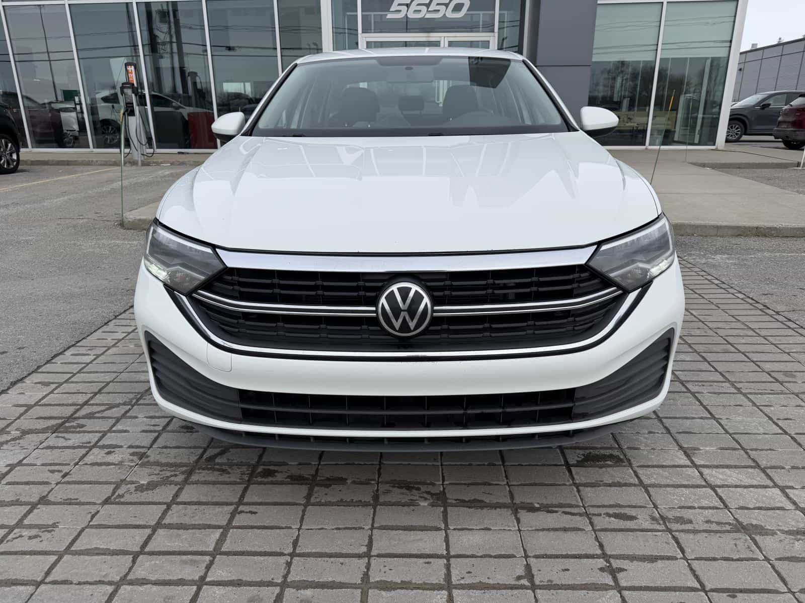 2022 Volkswagen Jetta Trendline - Image 11