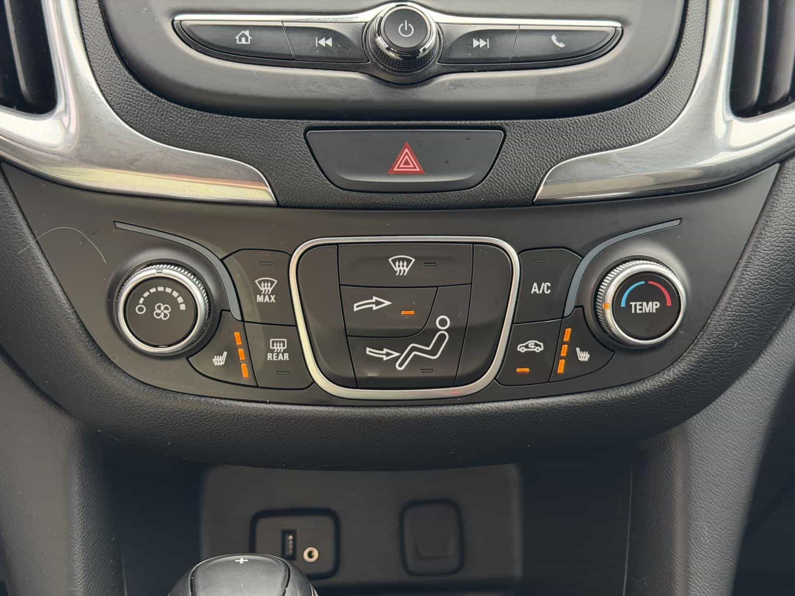 2018 Chevrolet Equinox LT - Image 21