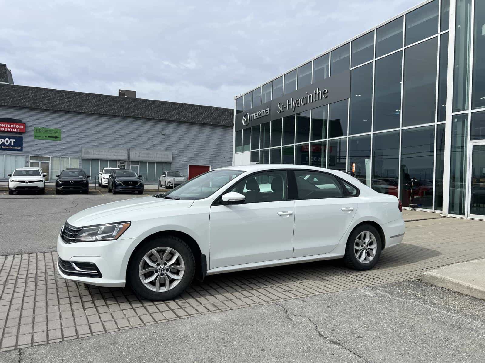 Image 3 Volkswagen Passat Trendline + 2018