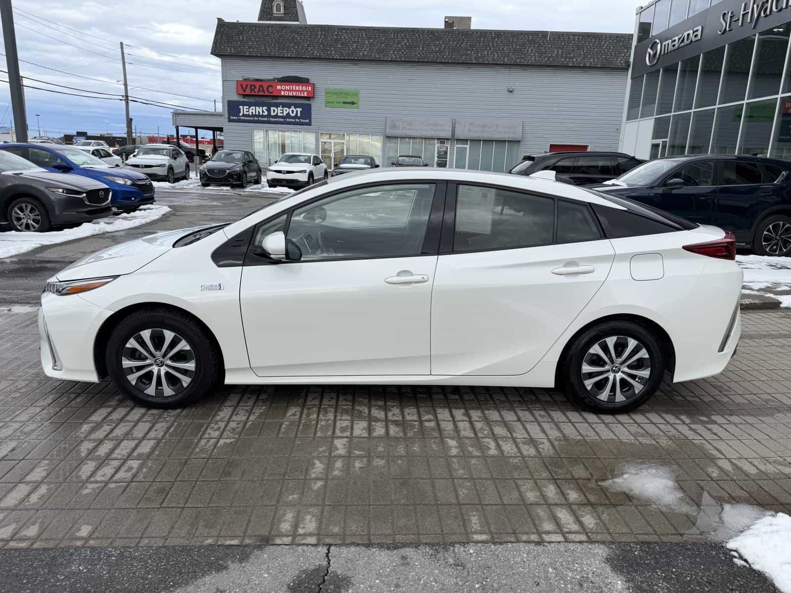 2020 Toyota Prius Prime Base - Image 4