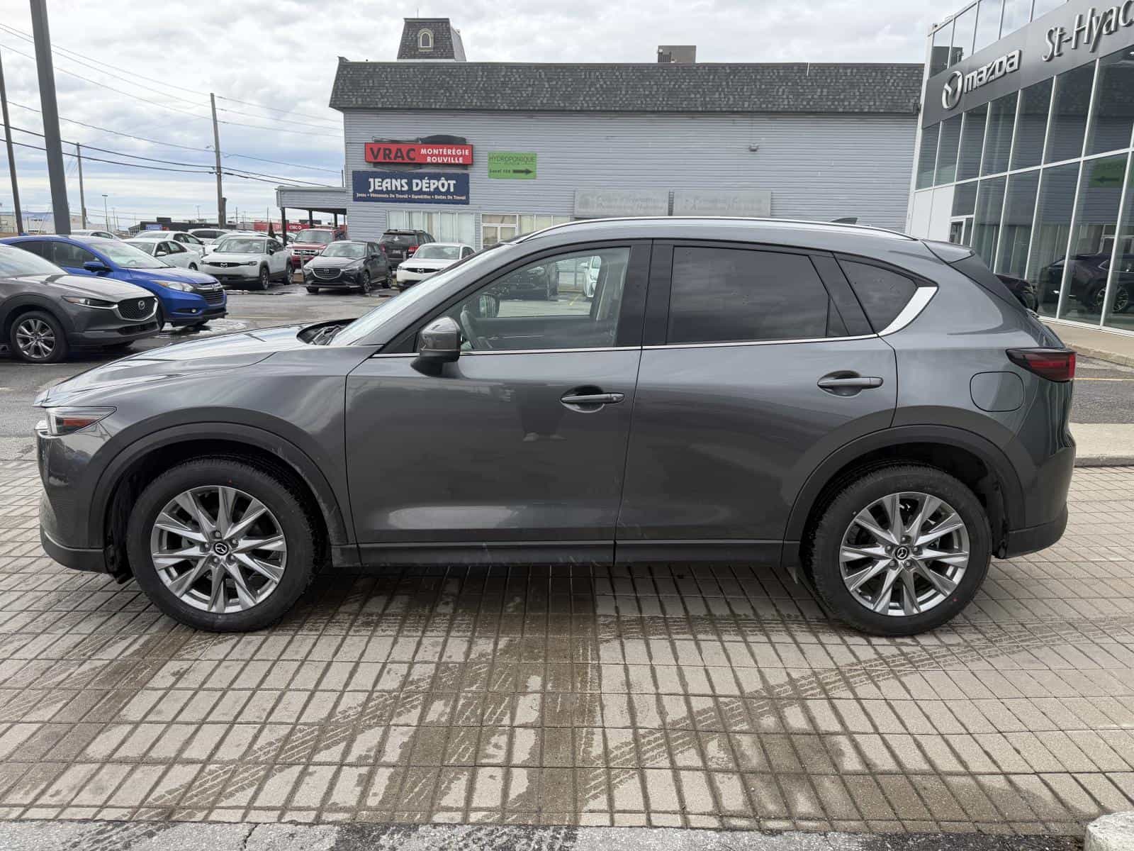 2023 Mazda CX-5 GT - Image 4