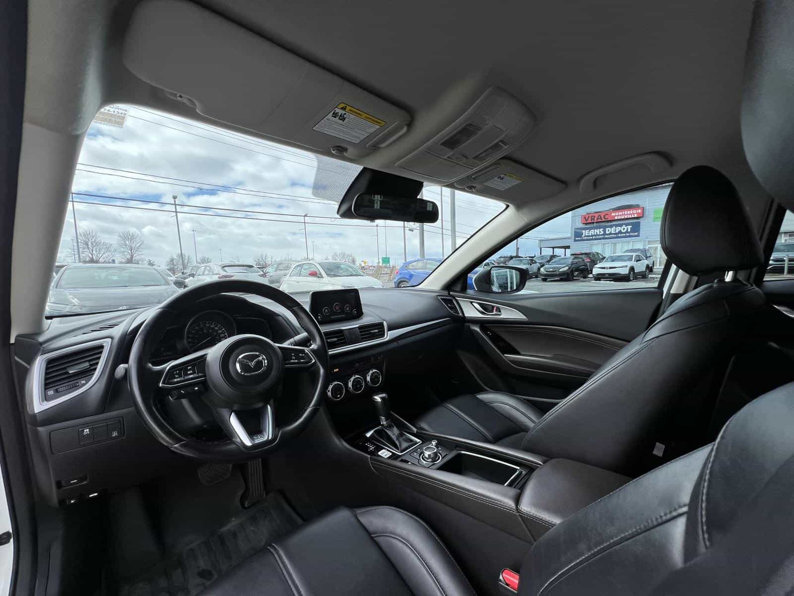 2018 Mazda Mazda3 SE - Image 15