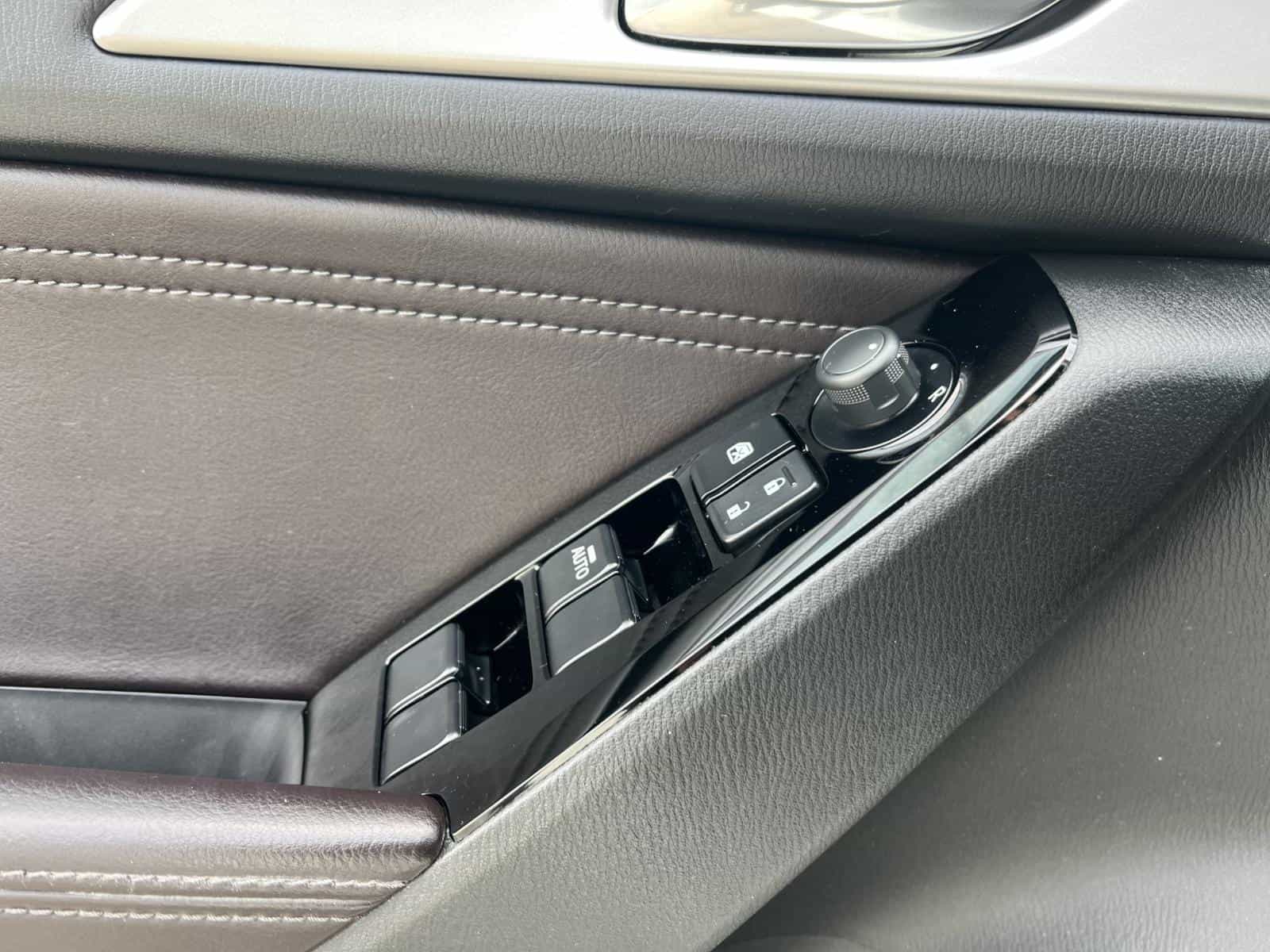 2018 Mazda Mazda3 SE - Image 18