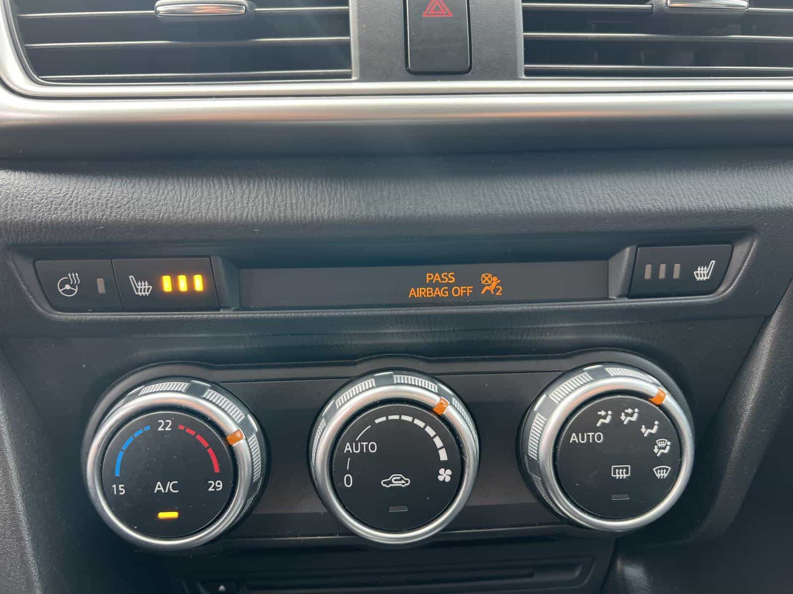 2018 Mazda Mazda3 SE - Image 17