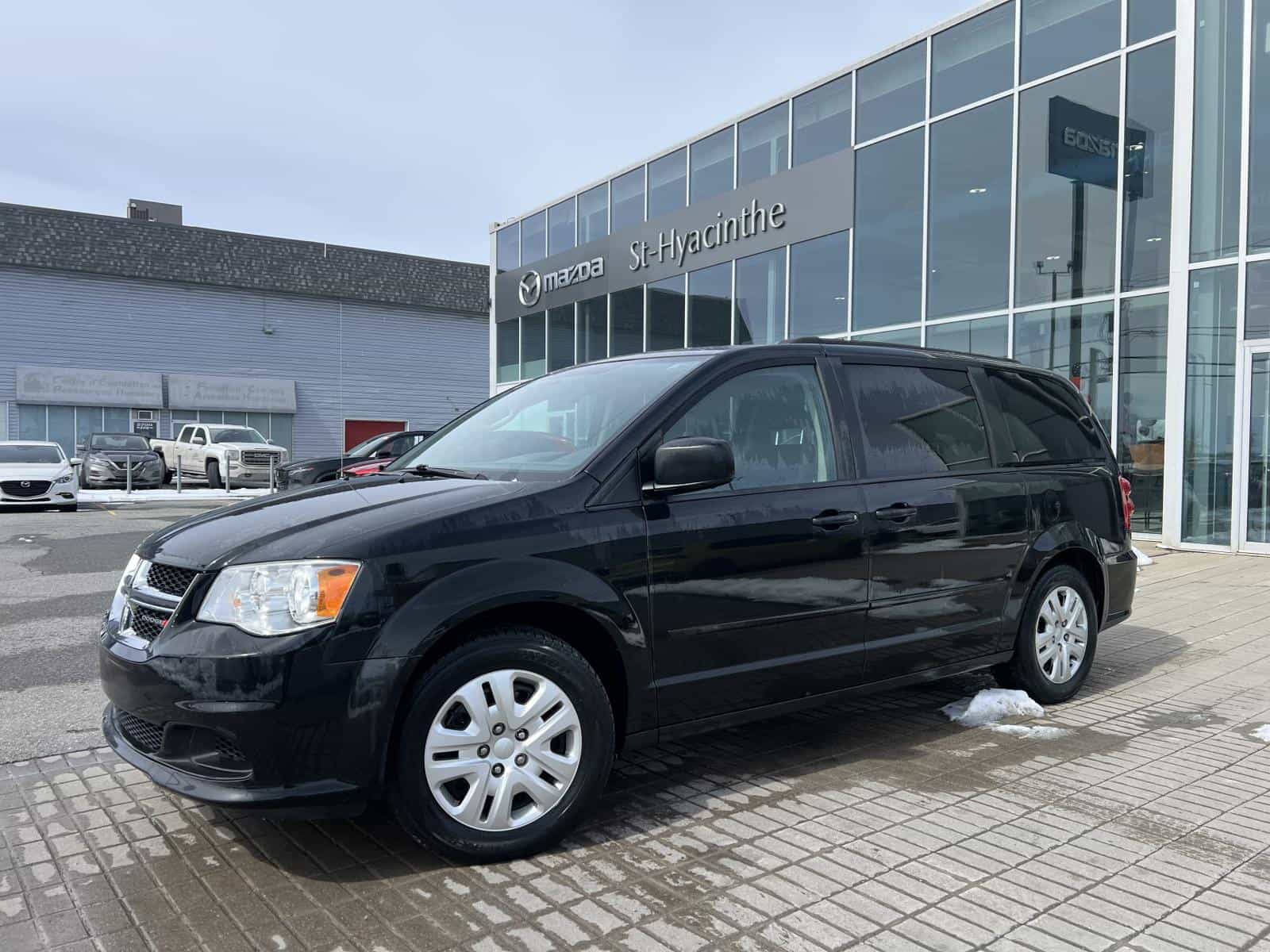 2017 Dodge Grand Caravan SXT - Image 2