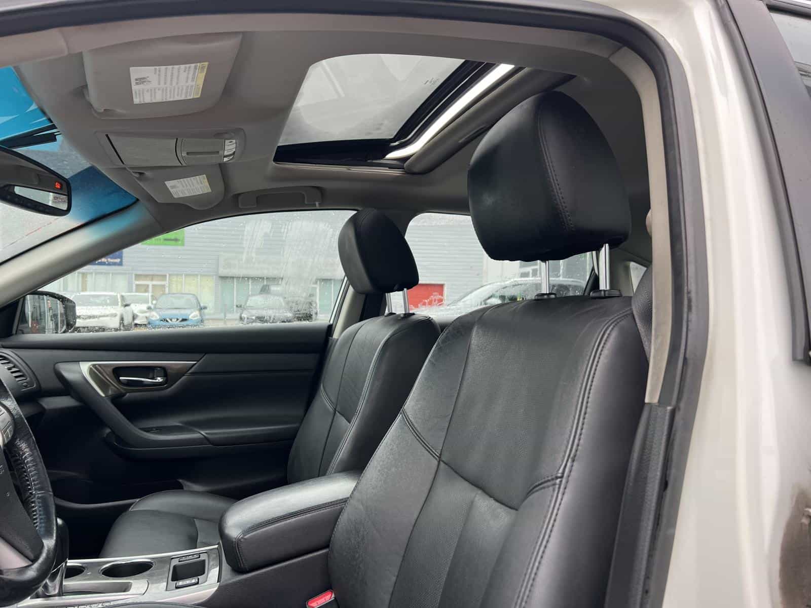 Image 12 Nissan Altima SL 2014