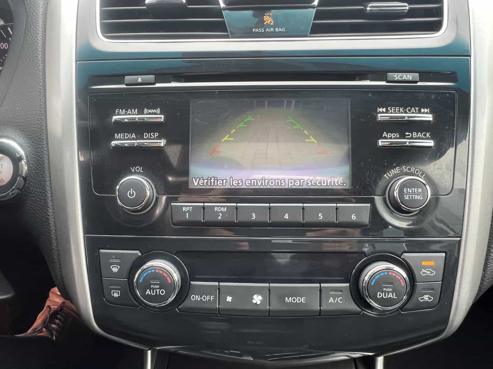 Image 17 Nissan Altima SL 2014