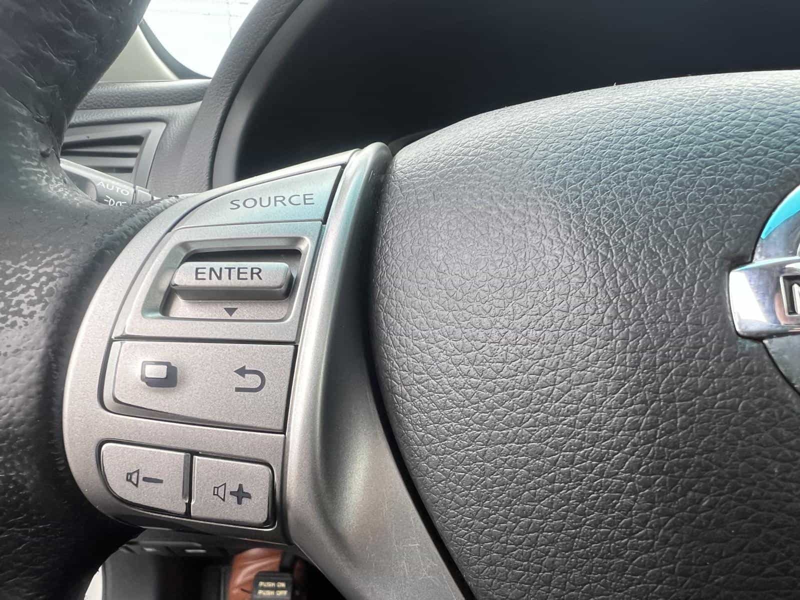 Image 21 Nissan Altima SL 2014