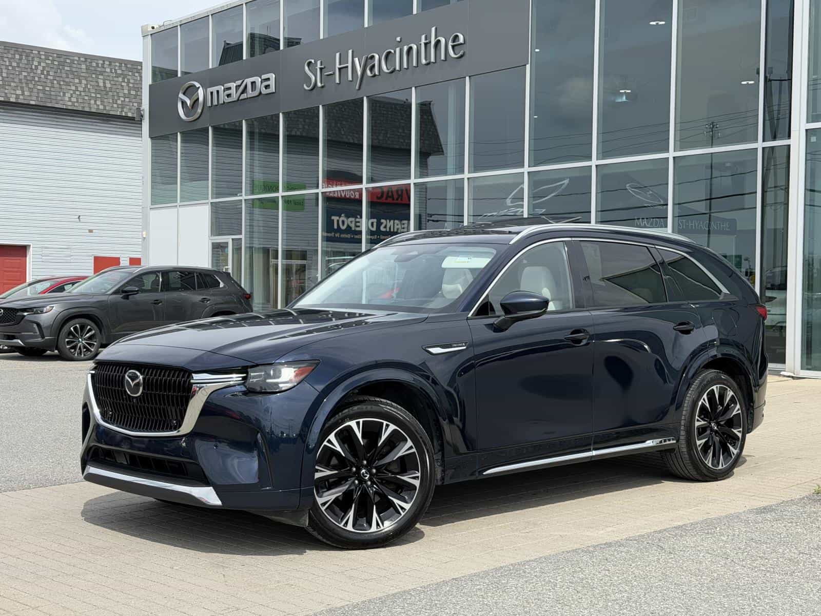 2024 Mazda CX-90 Signature MHEV - Image 1