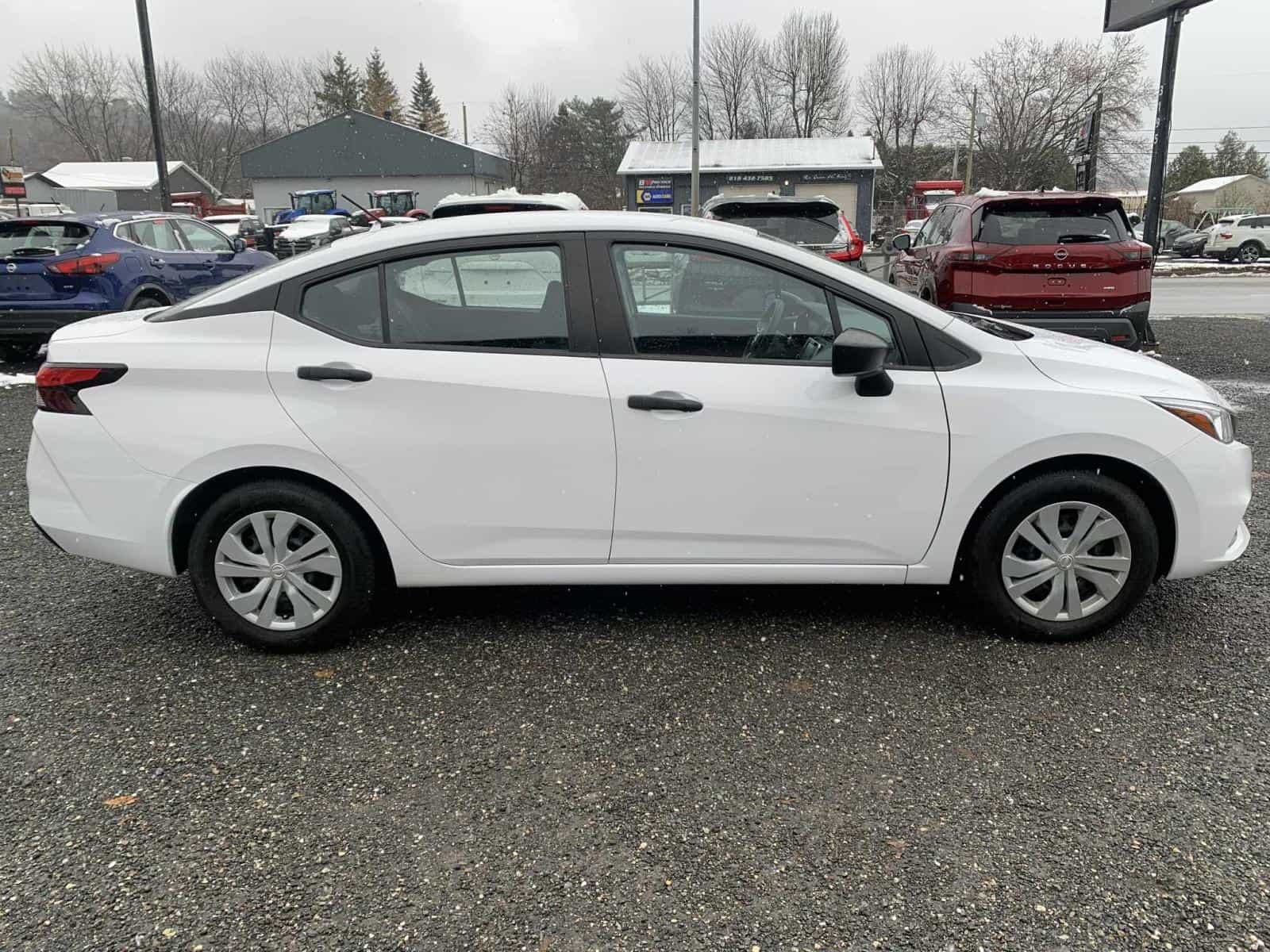 Image 4 Nissan Versa S 2021