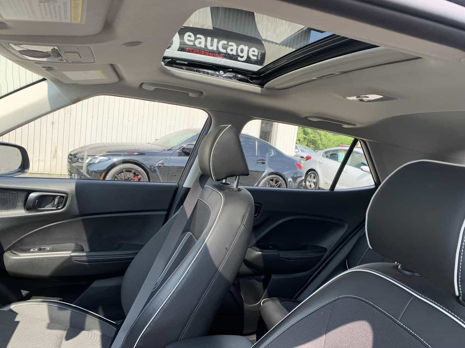 2021 Hyundai Venue Ultimate Urban Denim - Image 15