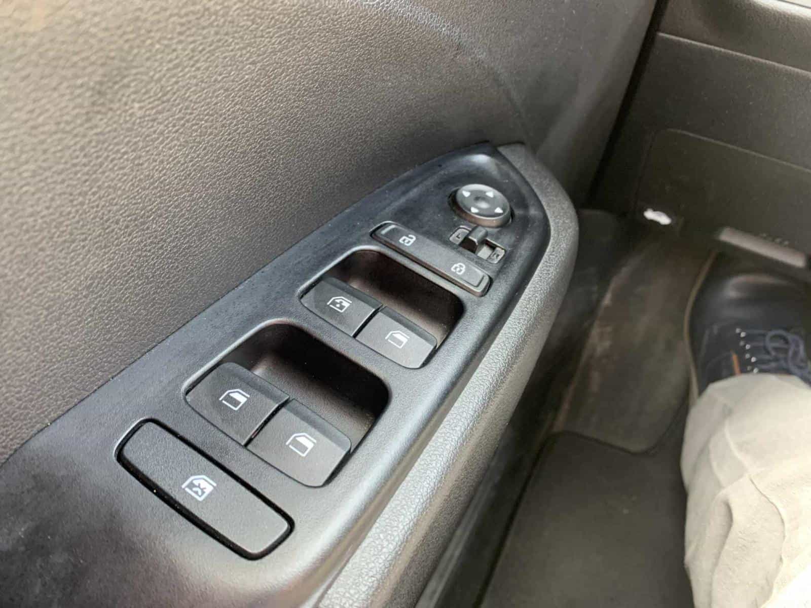 2021 Hyundai Venue Ultimate Urban Denim - Image 23