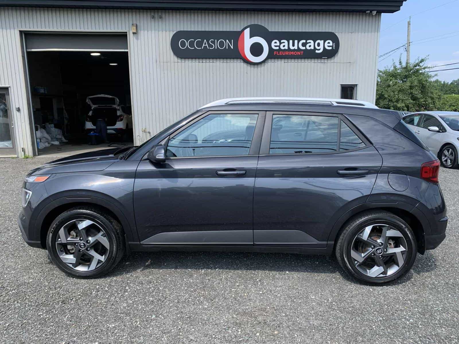 2021 Hyundai Venue Ultimate Urban Denim - Image 10