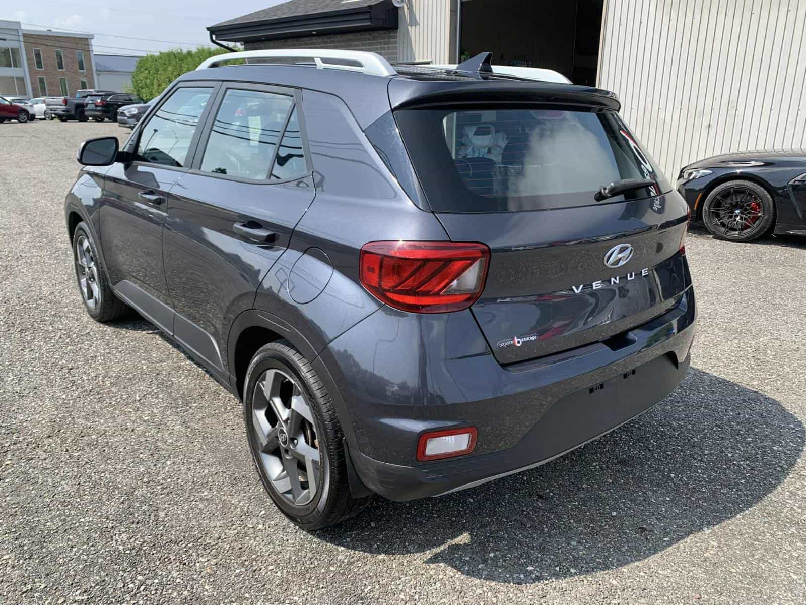 2021 Hyundai Venue Ultimate Urban Denim - Image 5