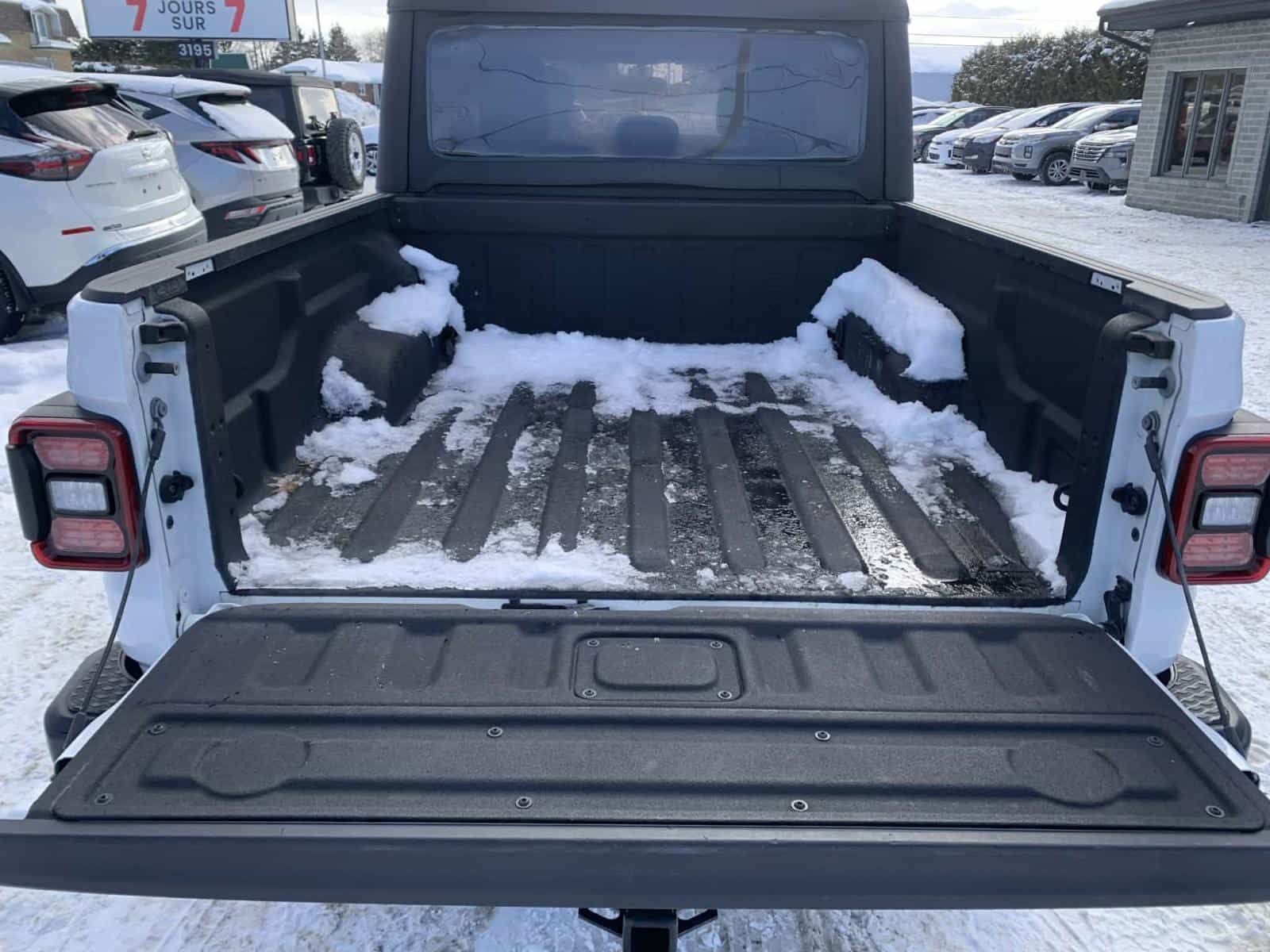 Image 9 Jeep Gladiator Sport S 2022