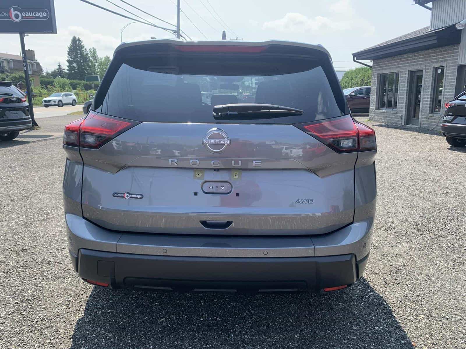 2024 Nissan Rogue S - Image 8