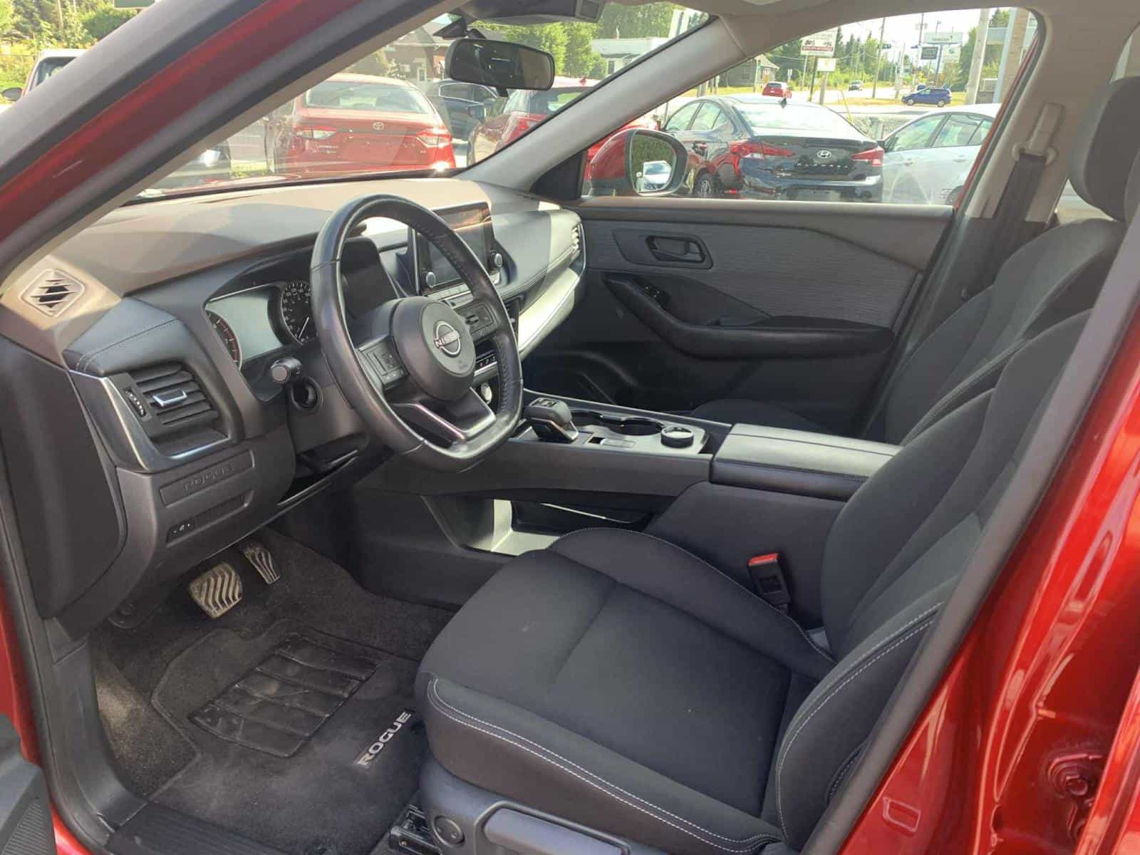 2023 Nissan Rogue S - Image 16