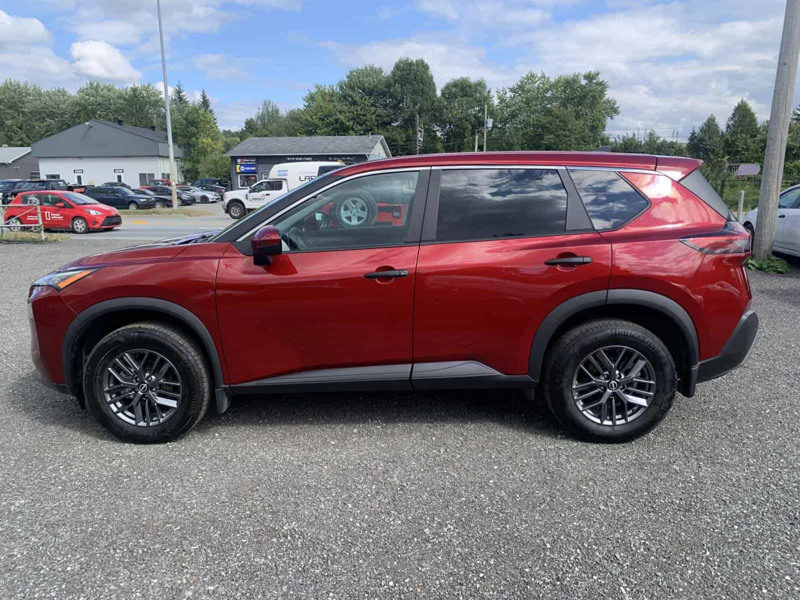 2023 Nissan Rogue S - Image 14