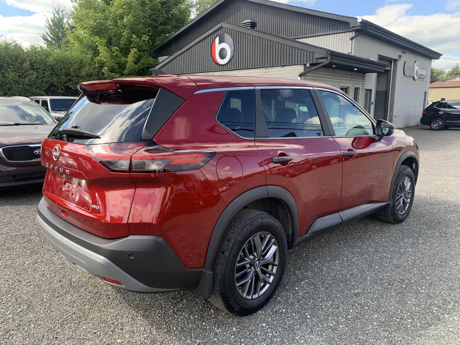 2023 Nissan Rogue S - Image 4