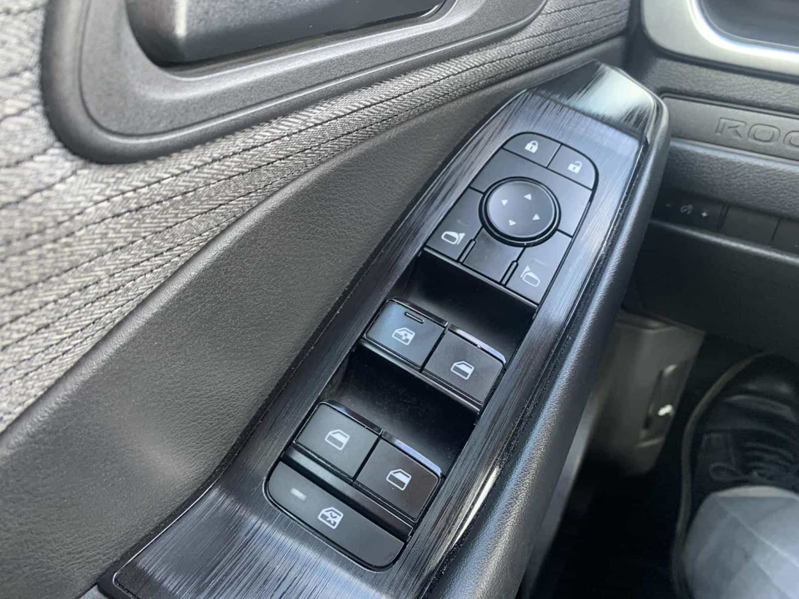 2023 Nissan Rogue S - Image 20