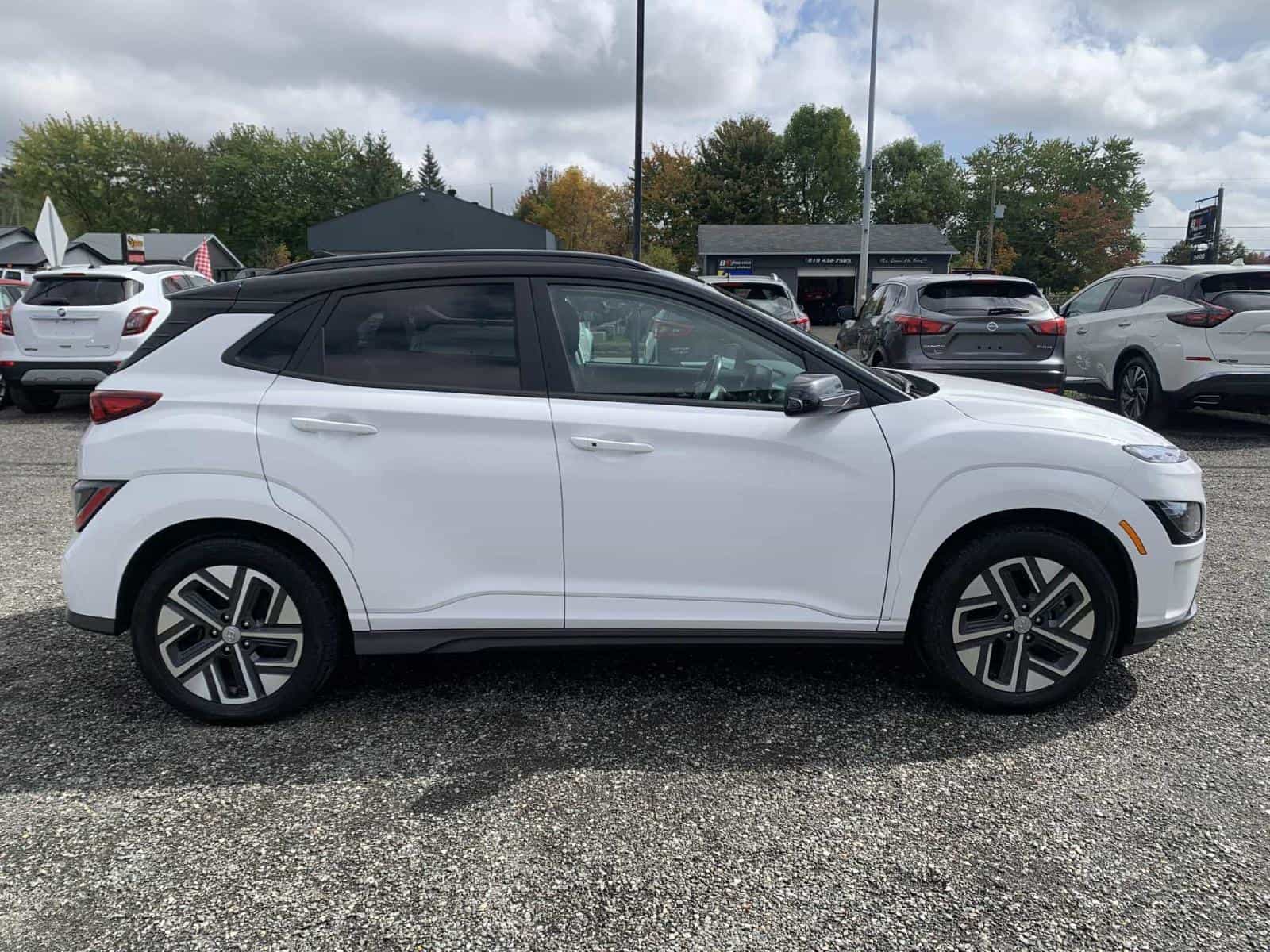 2022 Hyundai Kona EV Preferred - Image 9