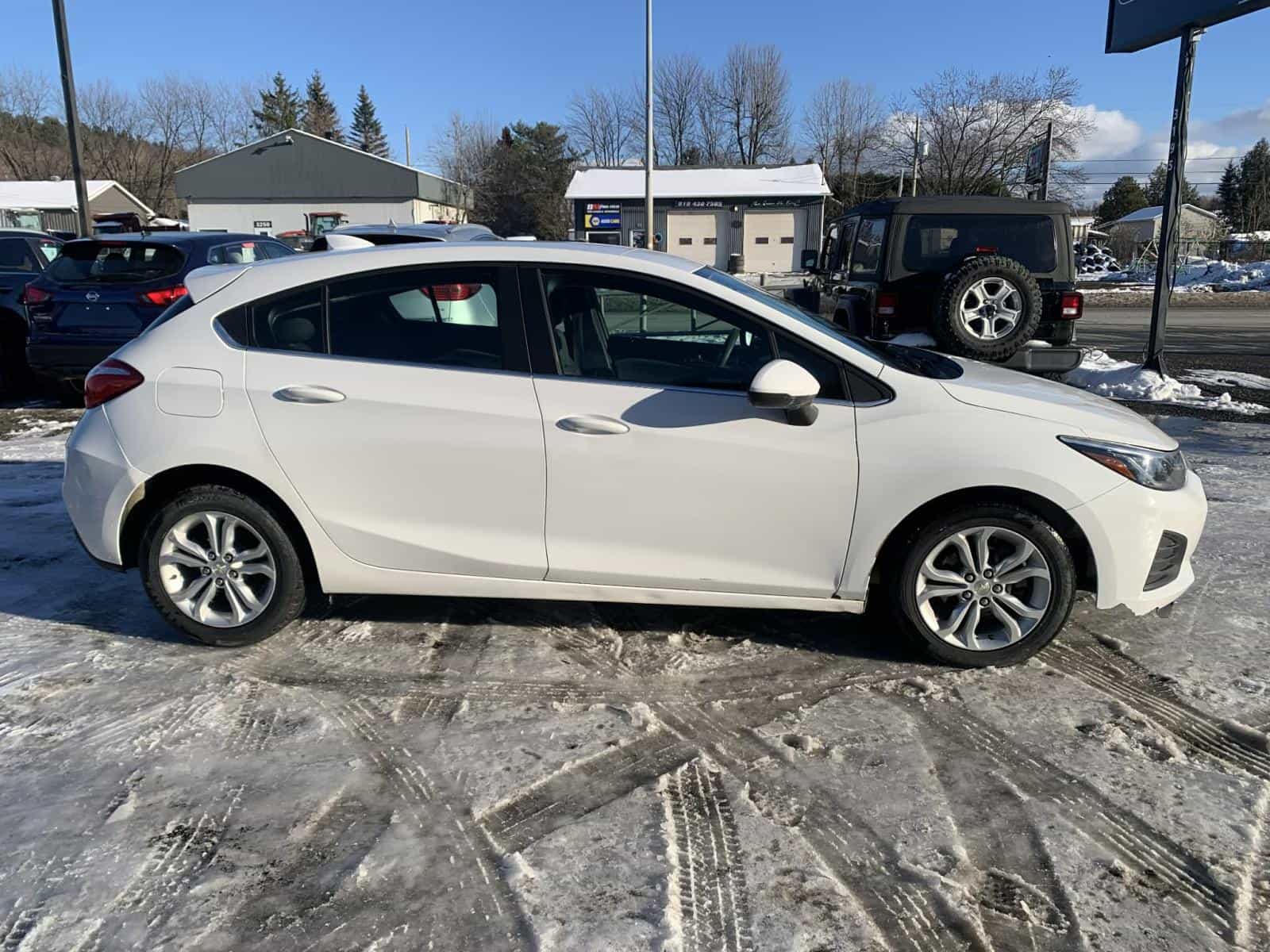 2019 Chevrolet Cruze LT - Image 18