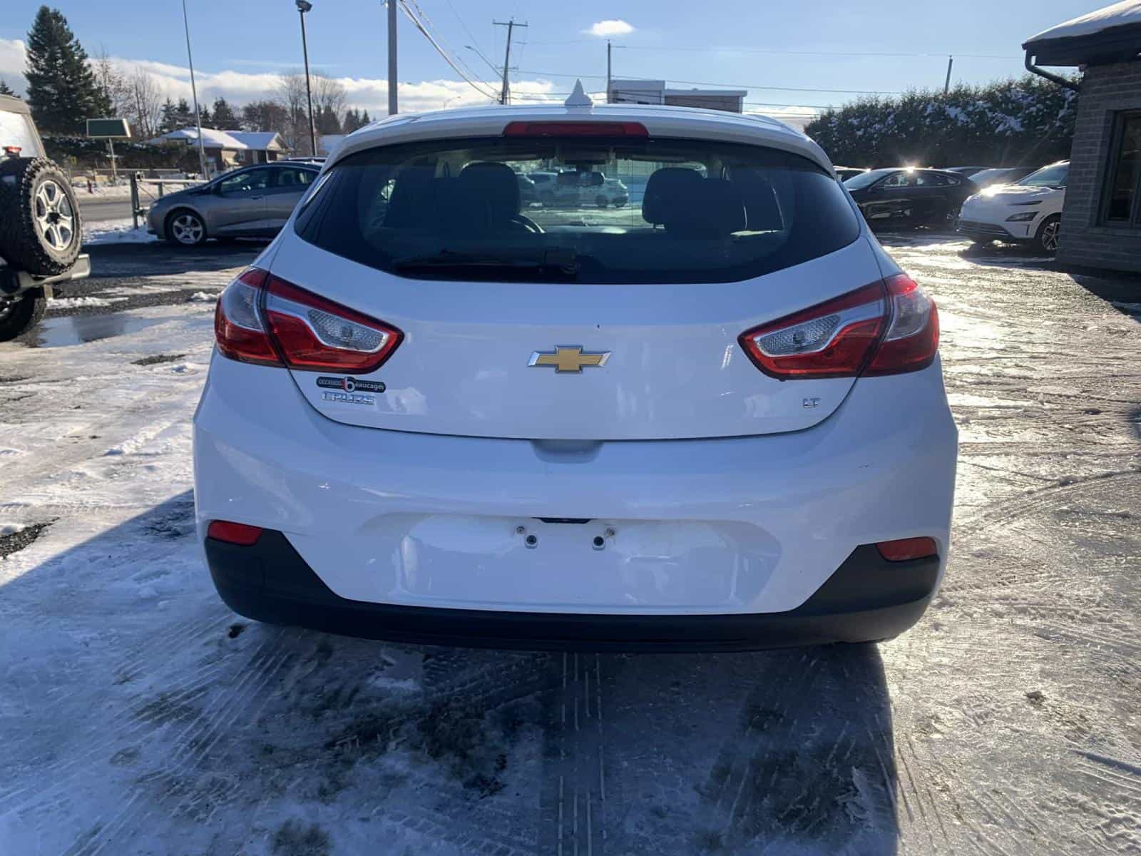 2019 Chevrolet Cruze LT - Image 17
