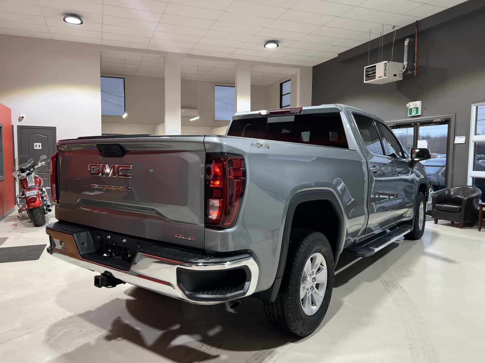 Image 8 GMC Sierra 1500 SLE 2024