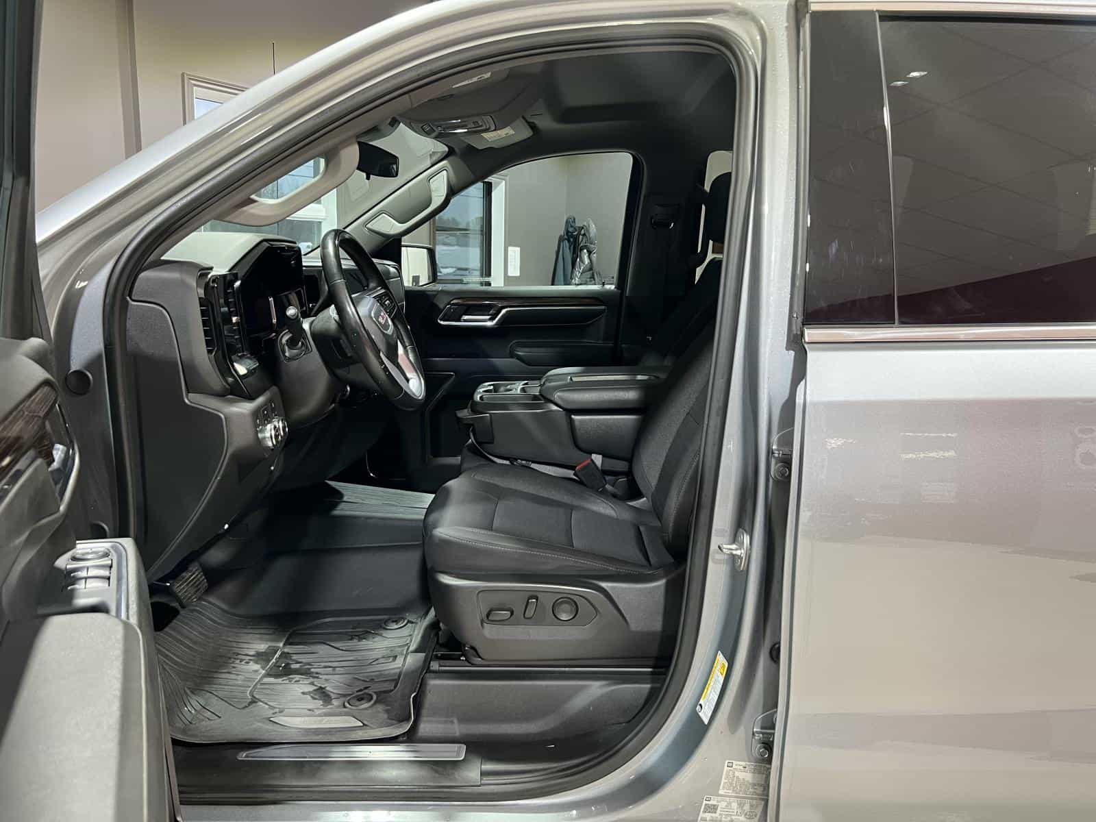 Image 17 GMC Sierra 1500 SLE 2024