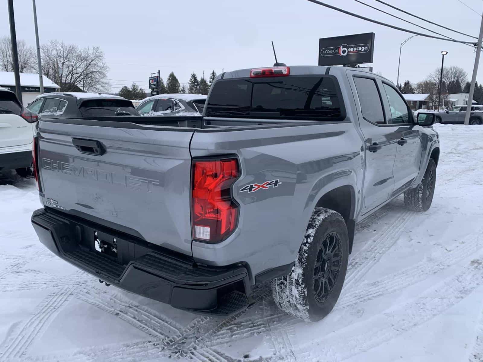 2023 Chevrolet Colorado WT - Image 4