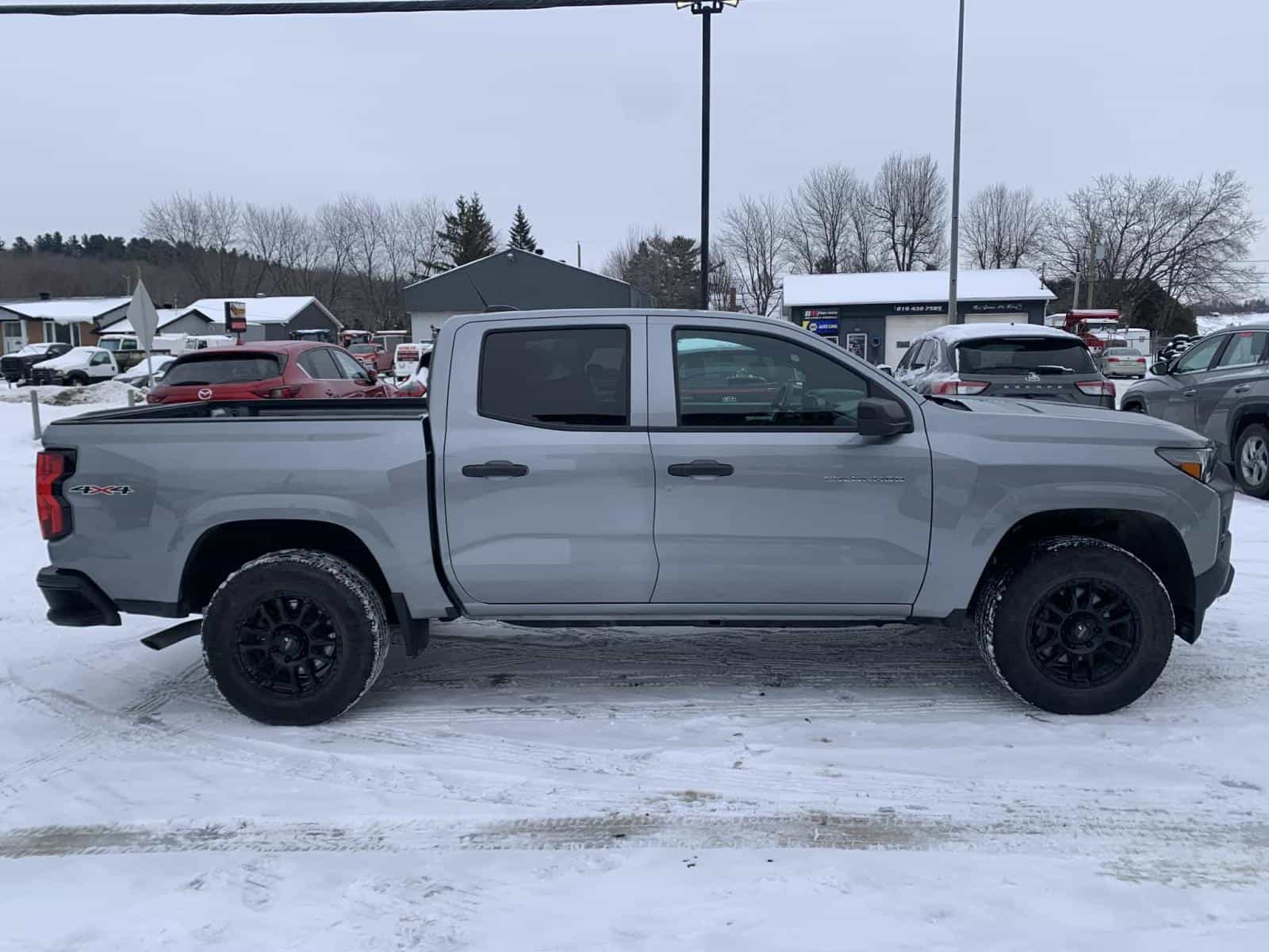2023 Chevrolet Colorado WT - Image 13