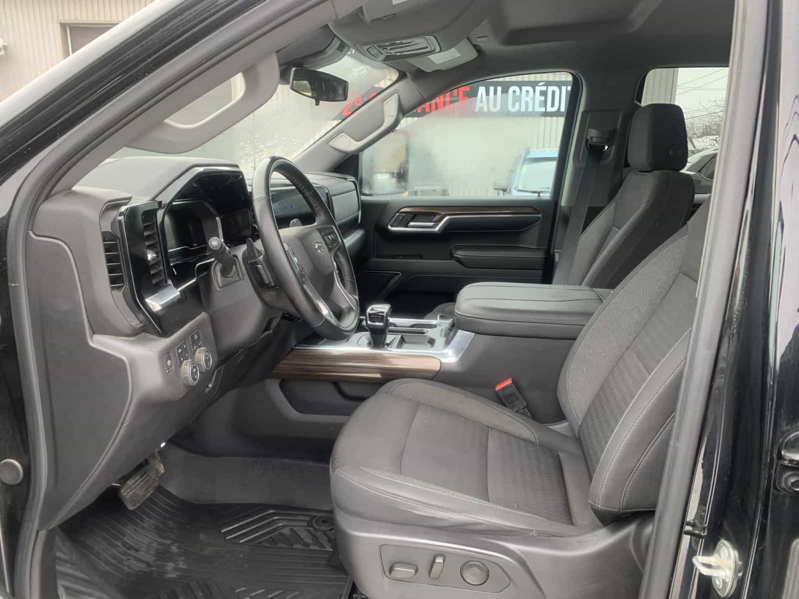 2024 Chevrolet Silverado 1500 LT Trail Boss - Image 10