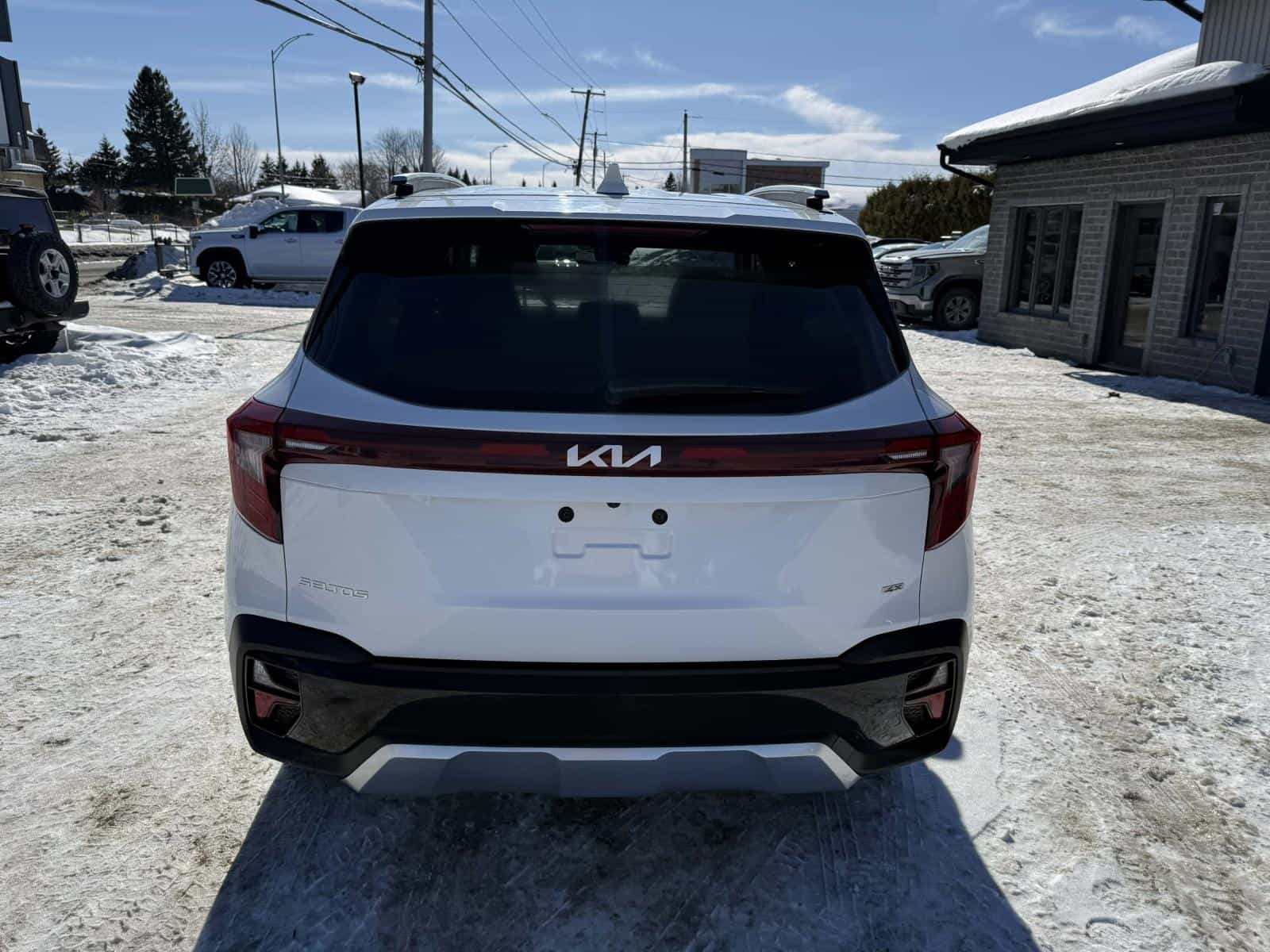 2024 Kia Seltos EX - Image 12