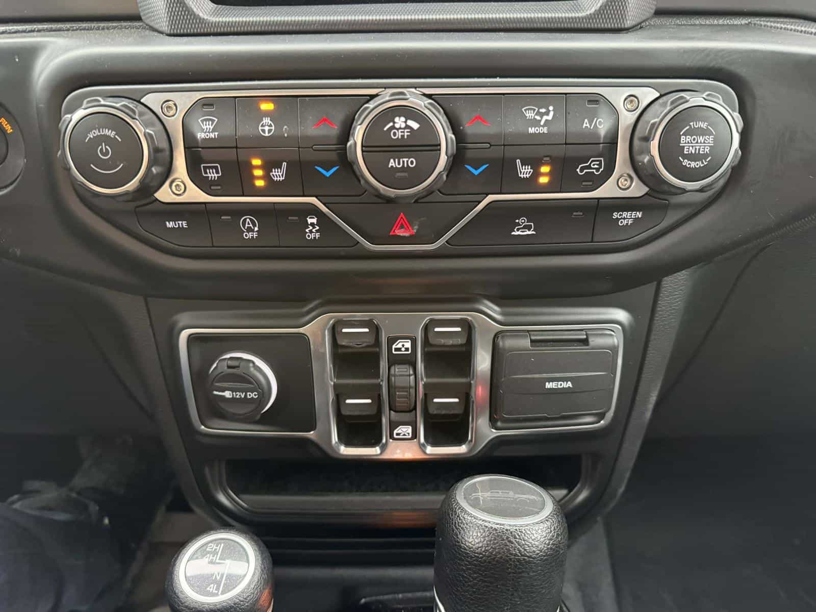 Image 22 Jeep Gladiator Willy's 2022