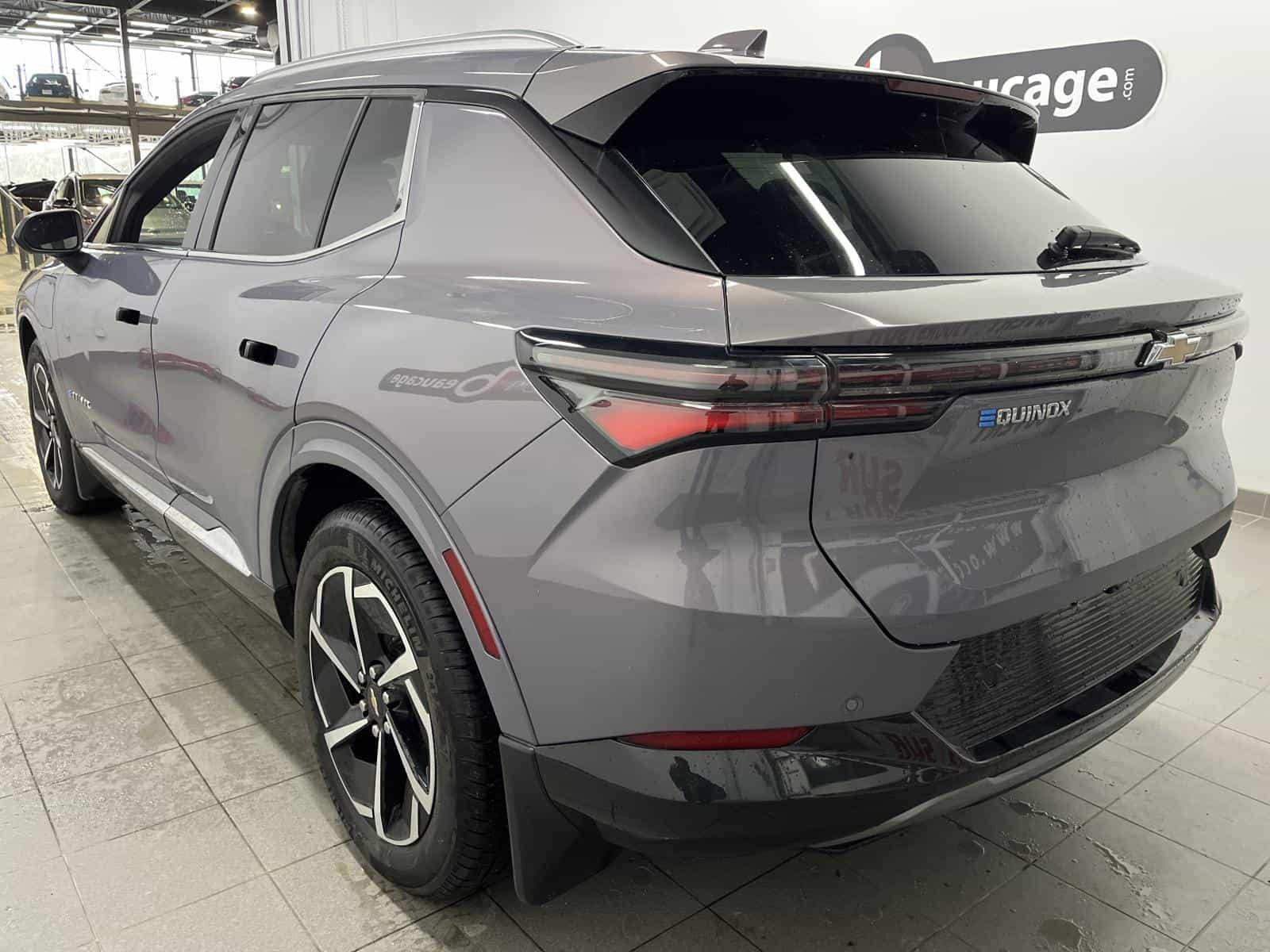 Image 3 Chevrolet Equinox EV 2LT 2024