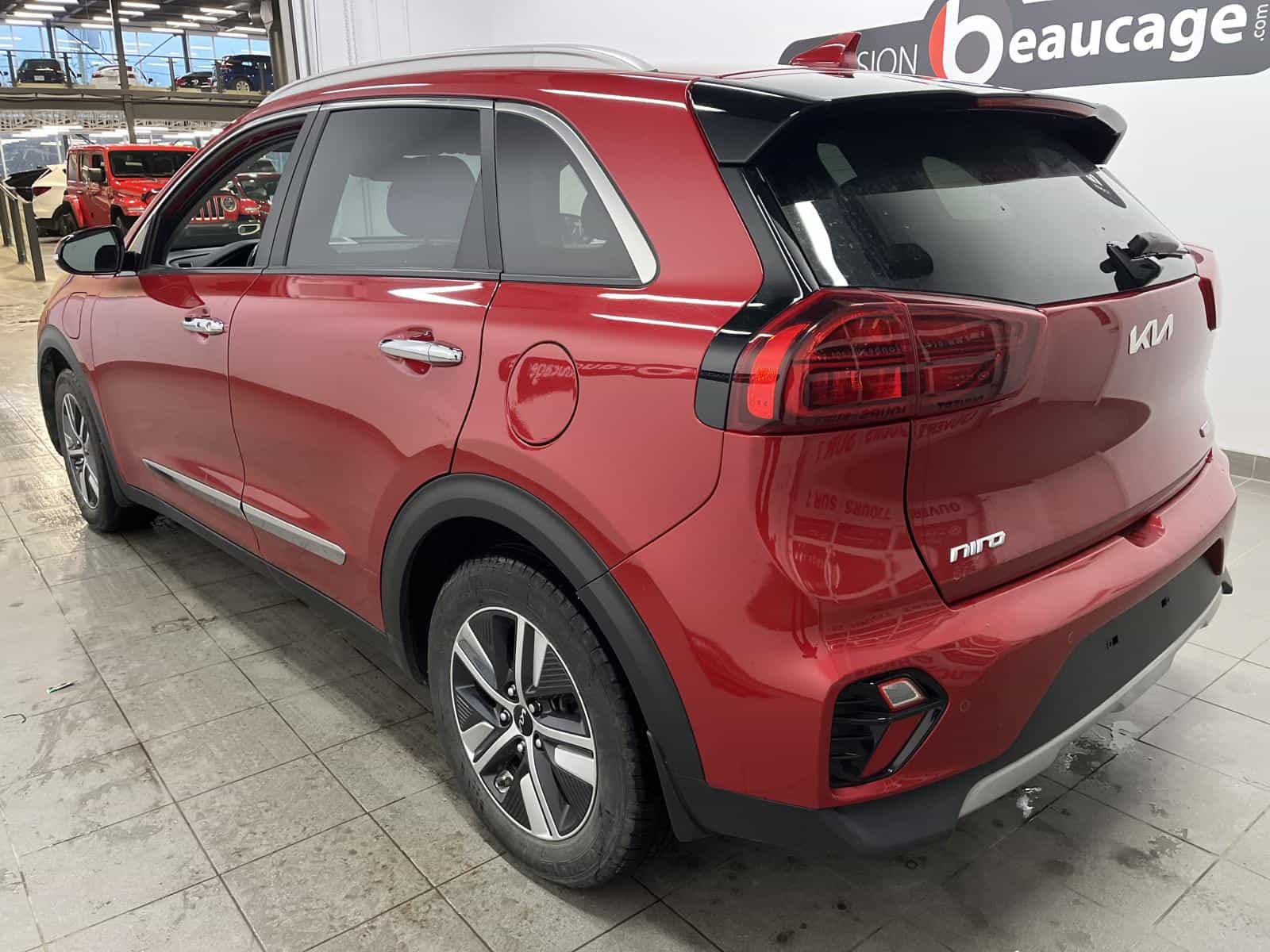 2022 Kia Niro SX Touring Plug-In - Image 3