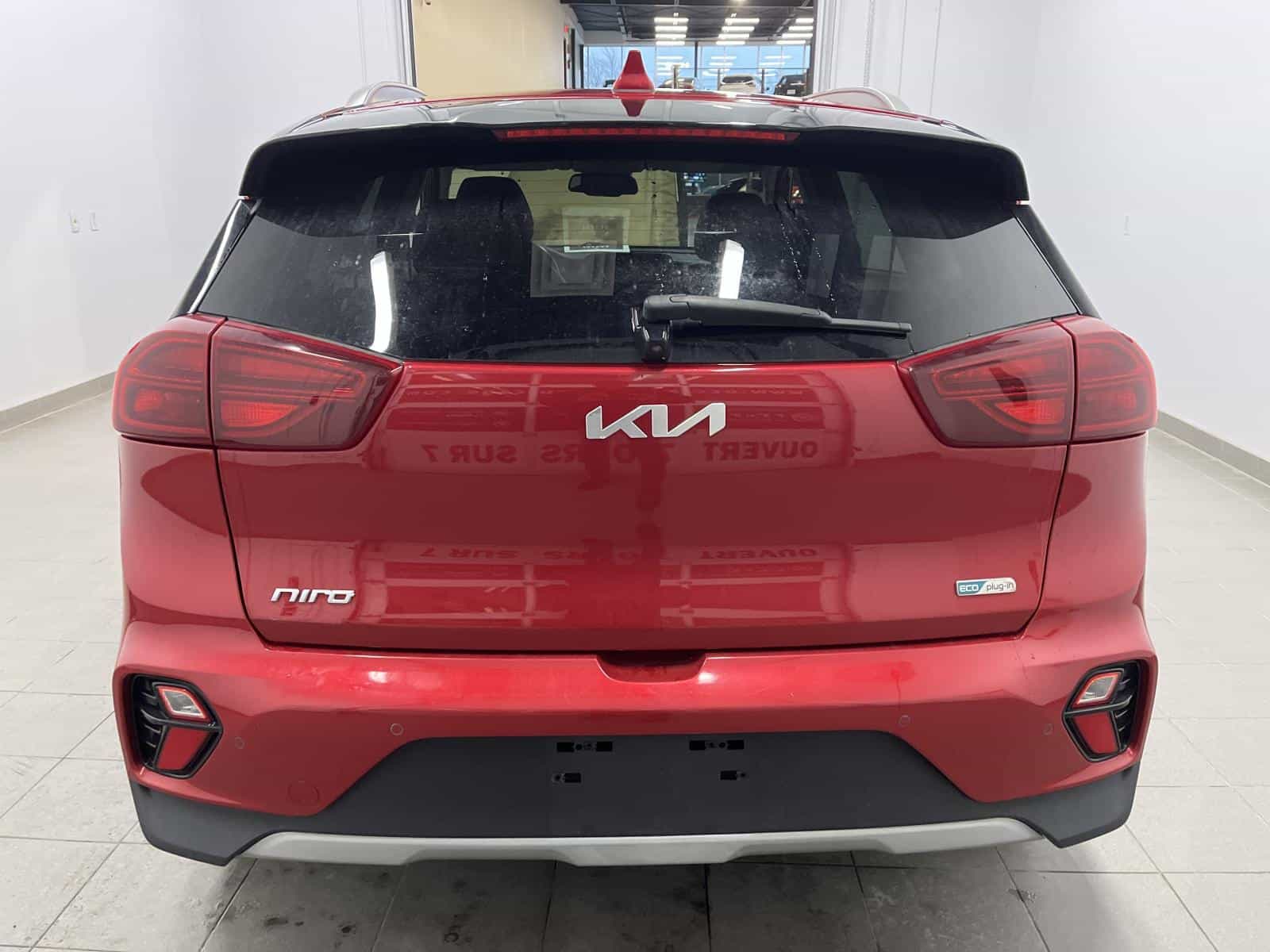 2022 Kia Niro SX Touring Plug-In - Image 4