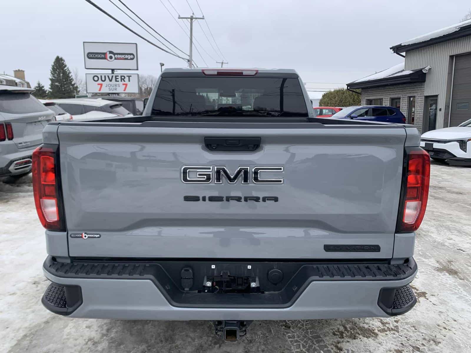 2024 GMC Sierra 1500 Elevation - Image 14