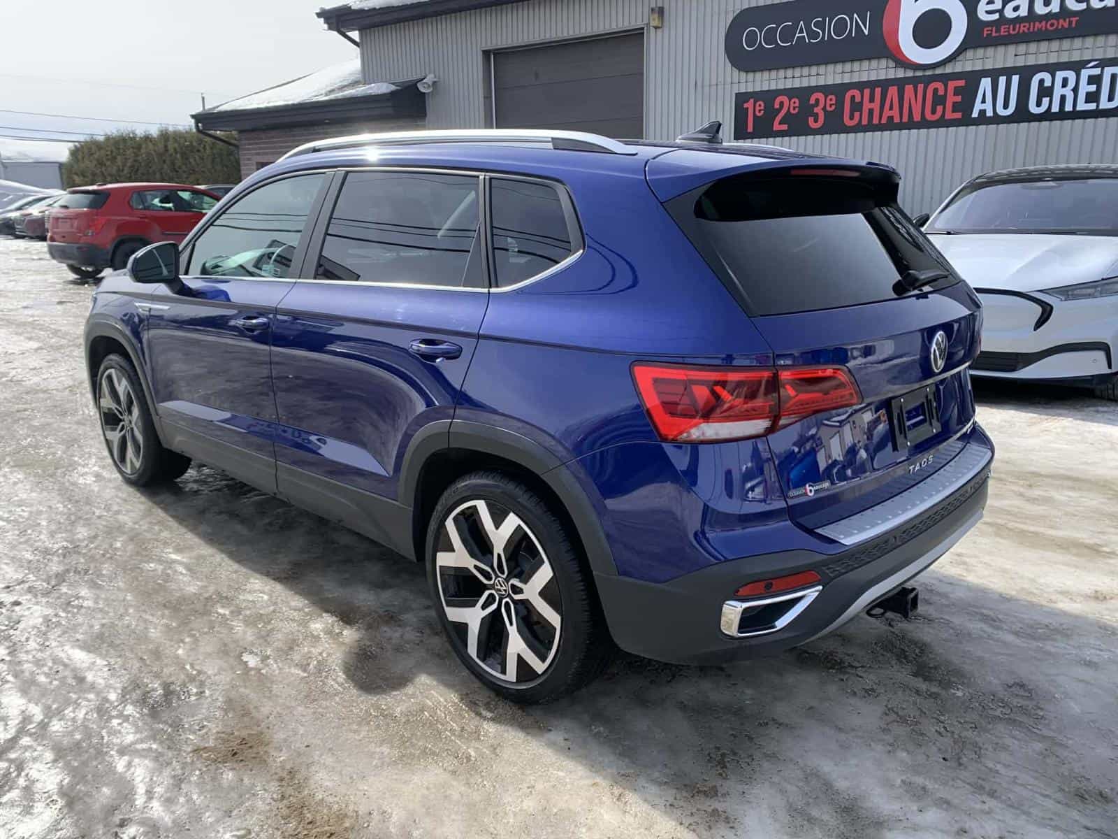 2022 Volkswagen Taos Highline - Image 5