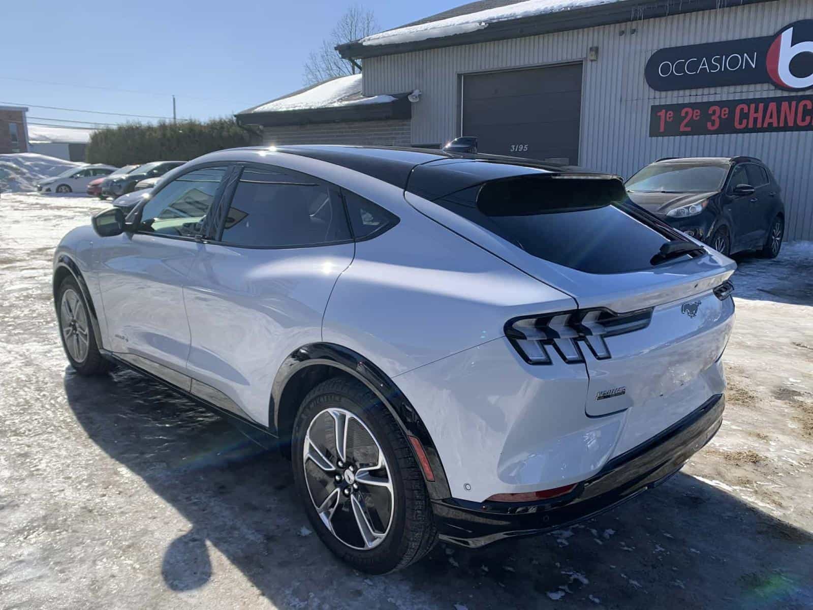 2023 Ford Mustang MACH-E Premium - Image 4